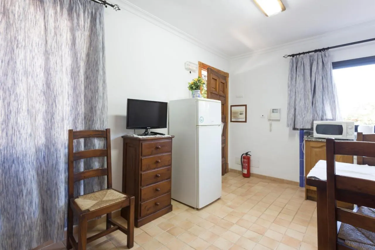Villa Puerto Pollensa: Mountain Views and Beach Proximity