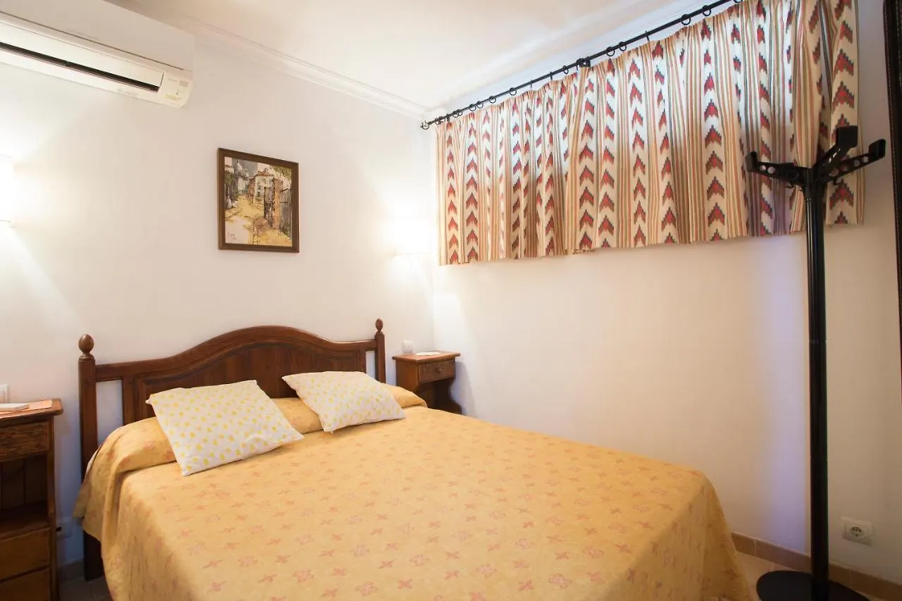 Villa Puerto Pollensa: Mountain Views and Beach Proximity