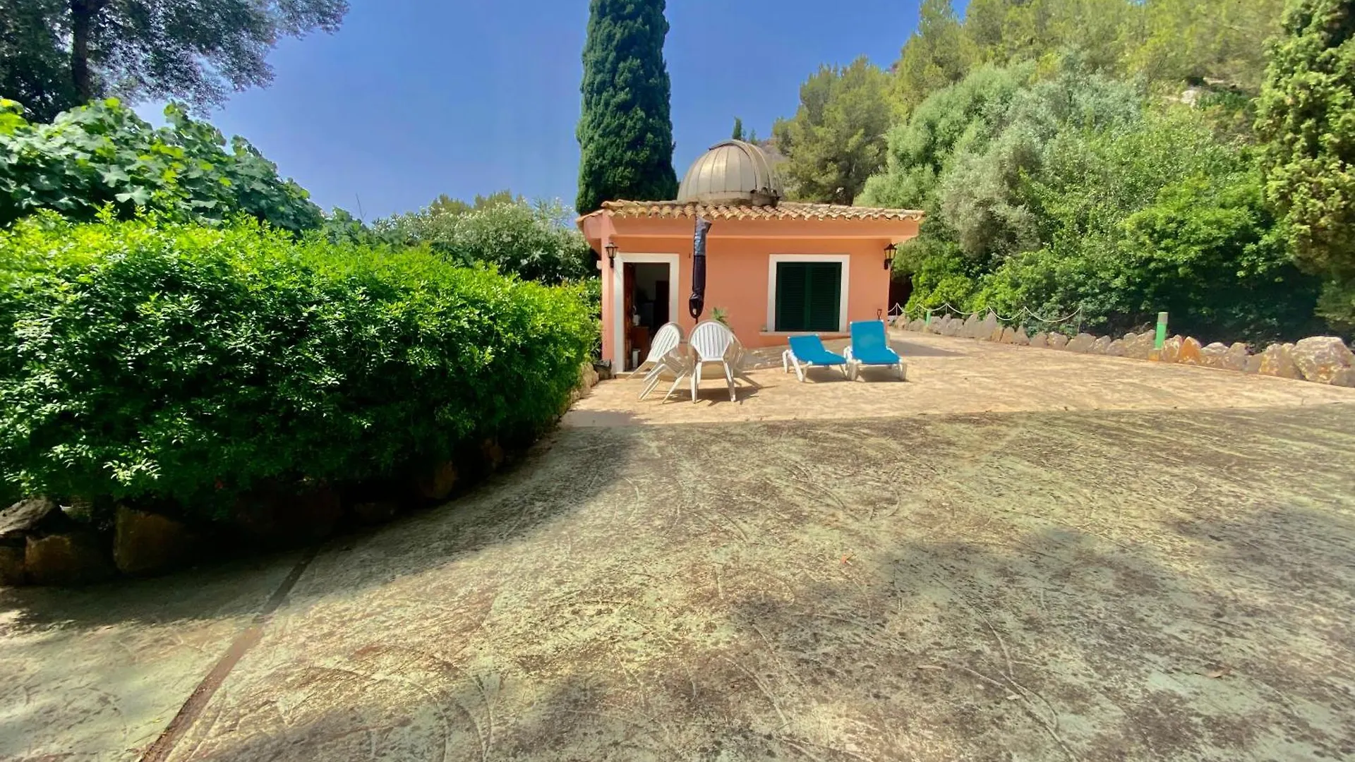 Villa Puerto Pollensa: Mountain Views and Beach Proximity